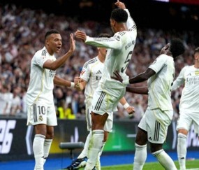 一场4-0，让巴萨落后西甲榜首8分！皇马六连胜，足坛第1人轰235球