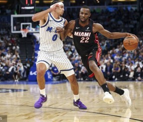 鲍威尔28+9班凯罗两双 小瓦格纳24分魔术胜热火